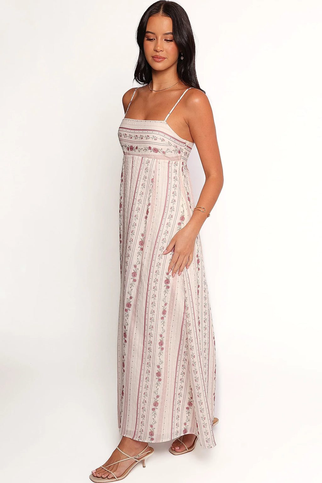 Back view with the thin adjustable straps