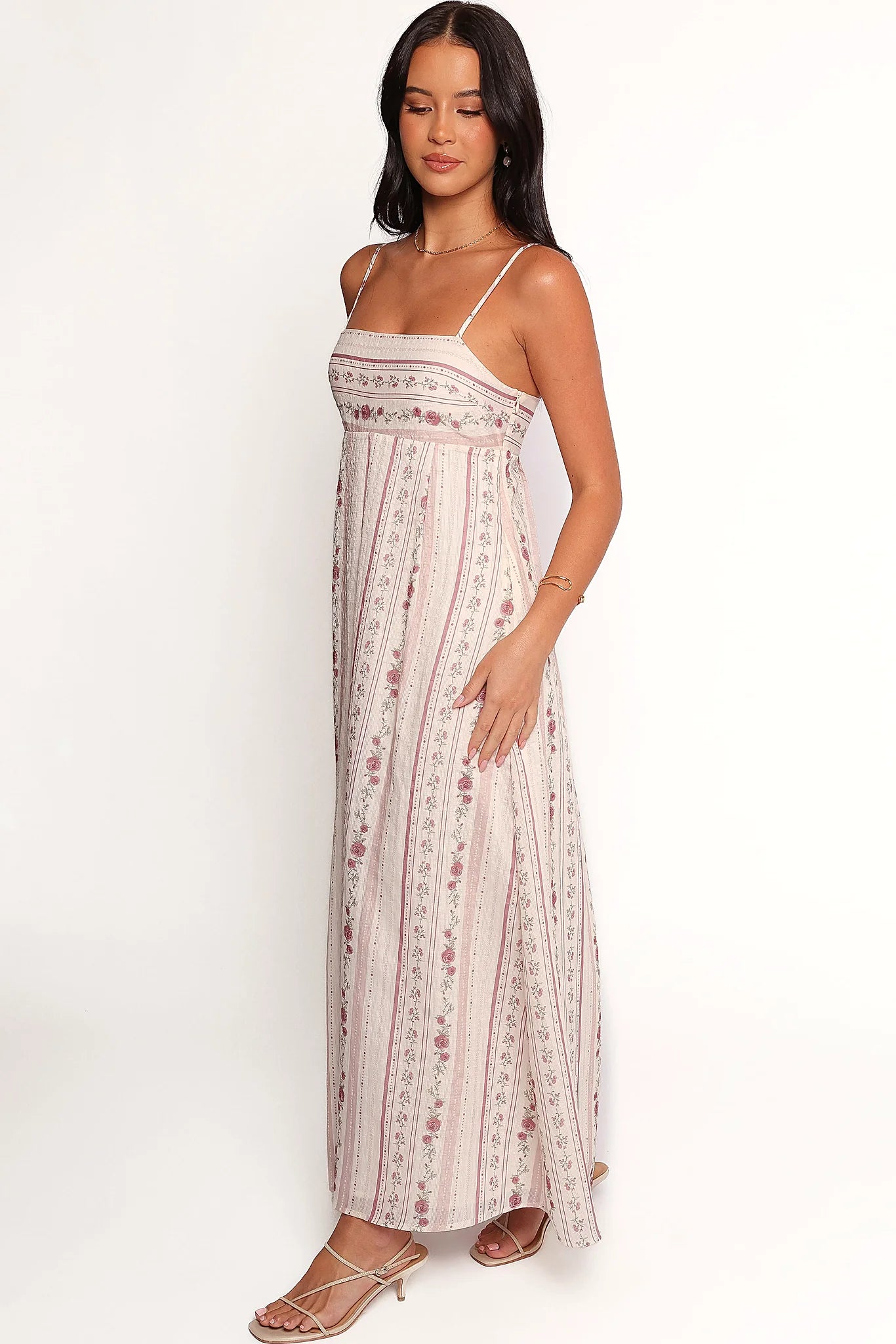 Back view with the thin adjustable straps
