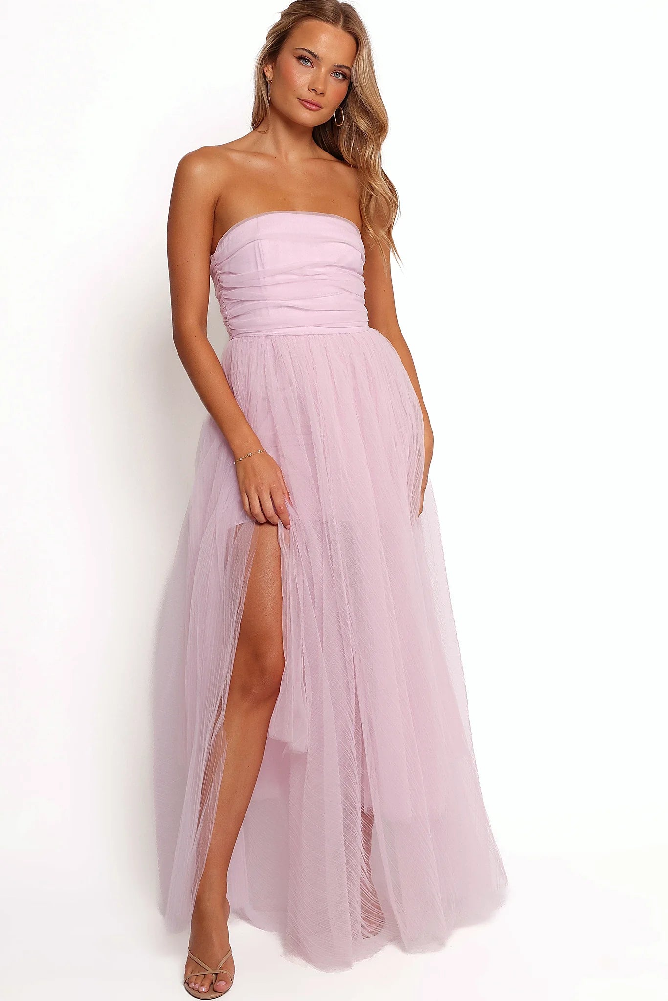 Side view showing the volume in the tulle skirt