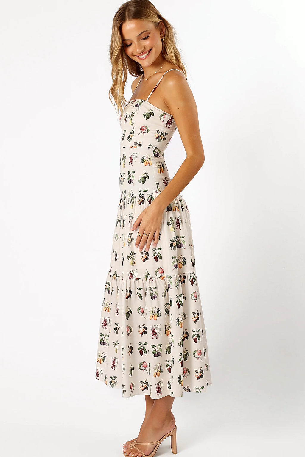 Back view with the invisible zip and hook-and-eye clasp
