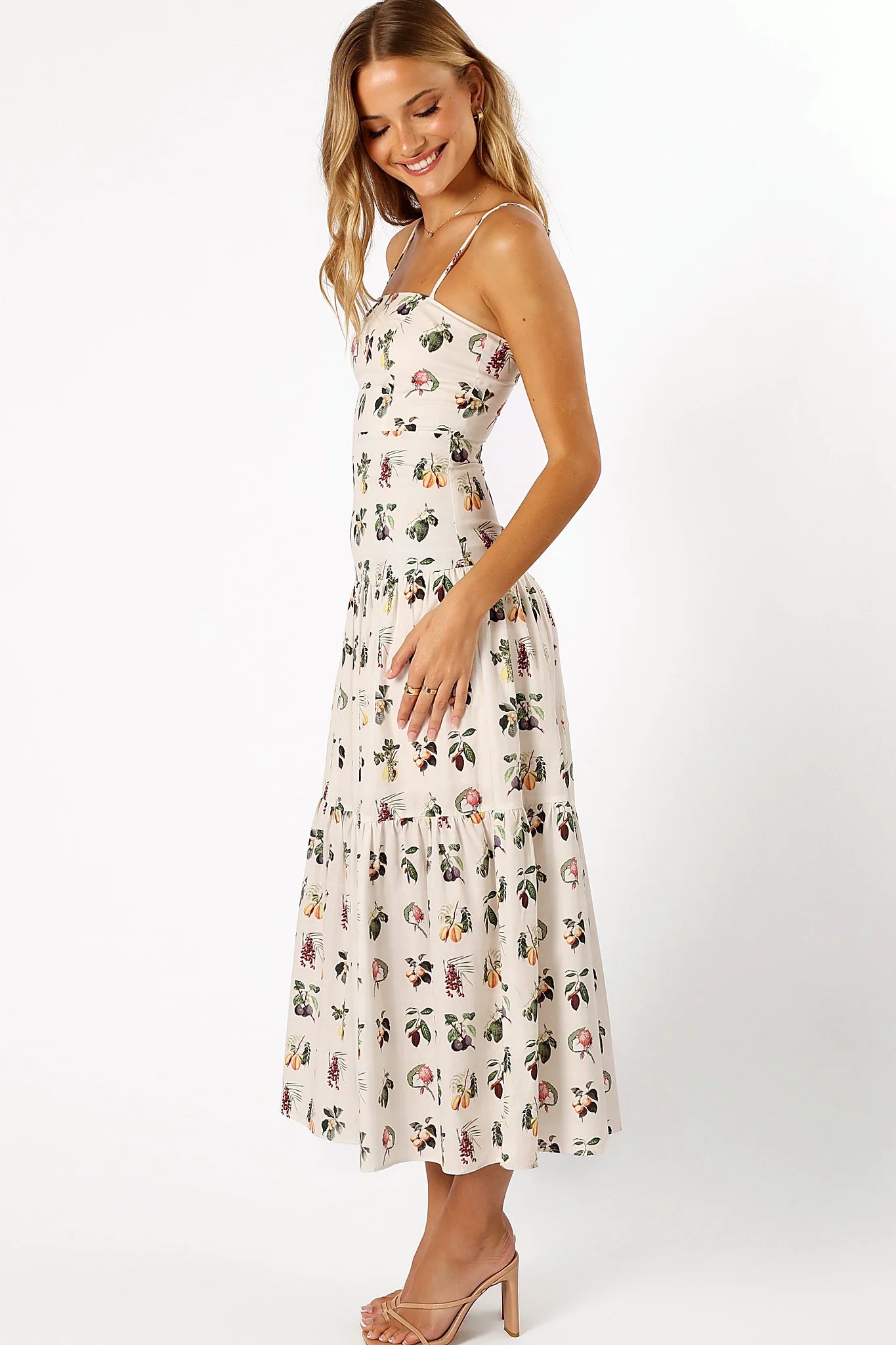 Back view with the invisible zip and hook-and-eye clasp