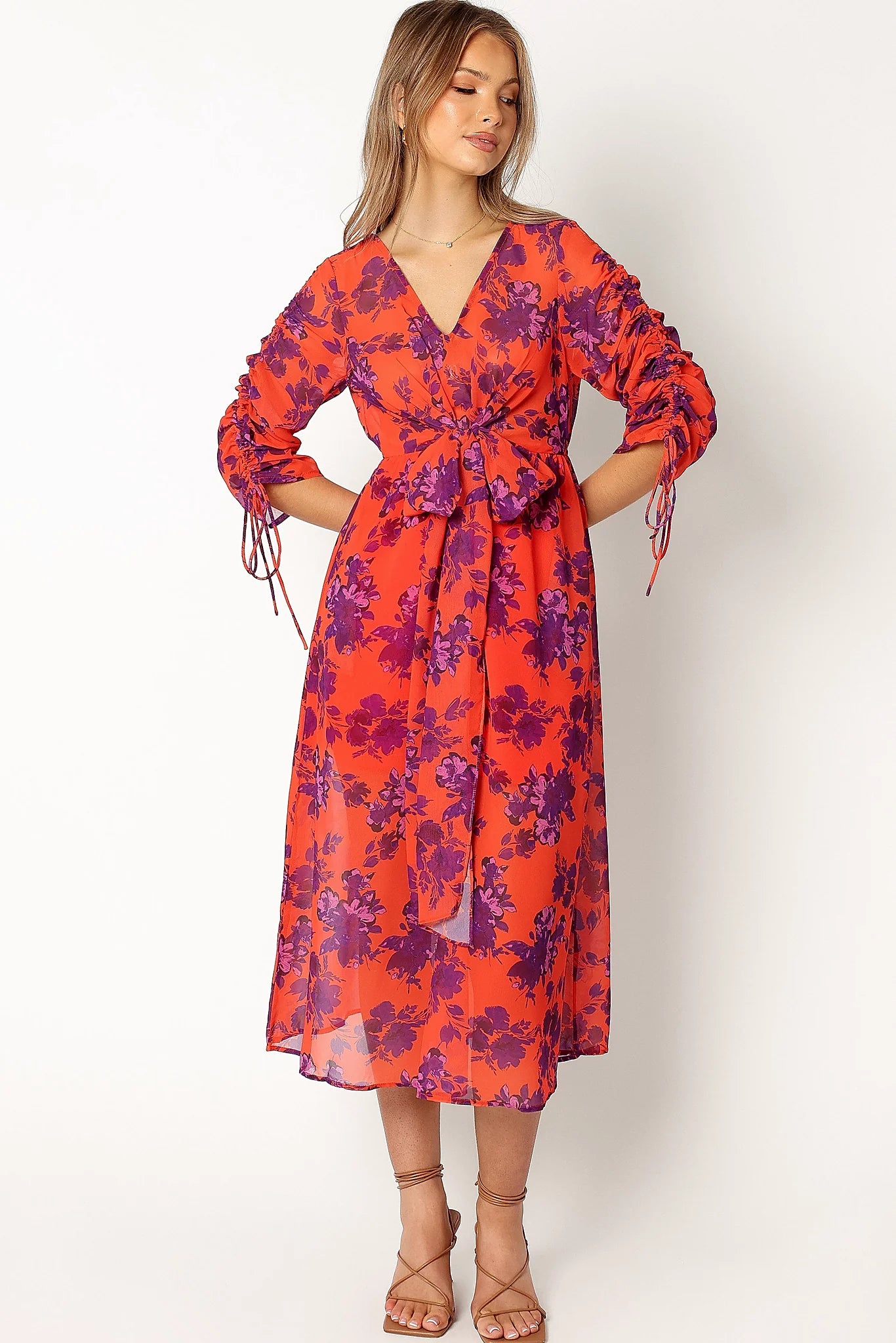 Side view showing the pocket opening in the skirt