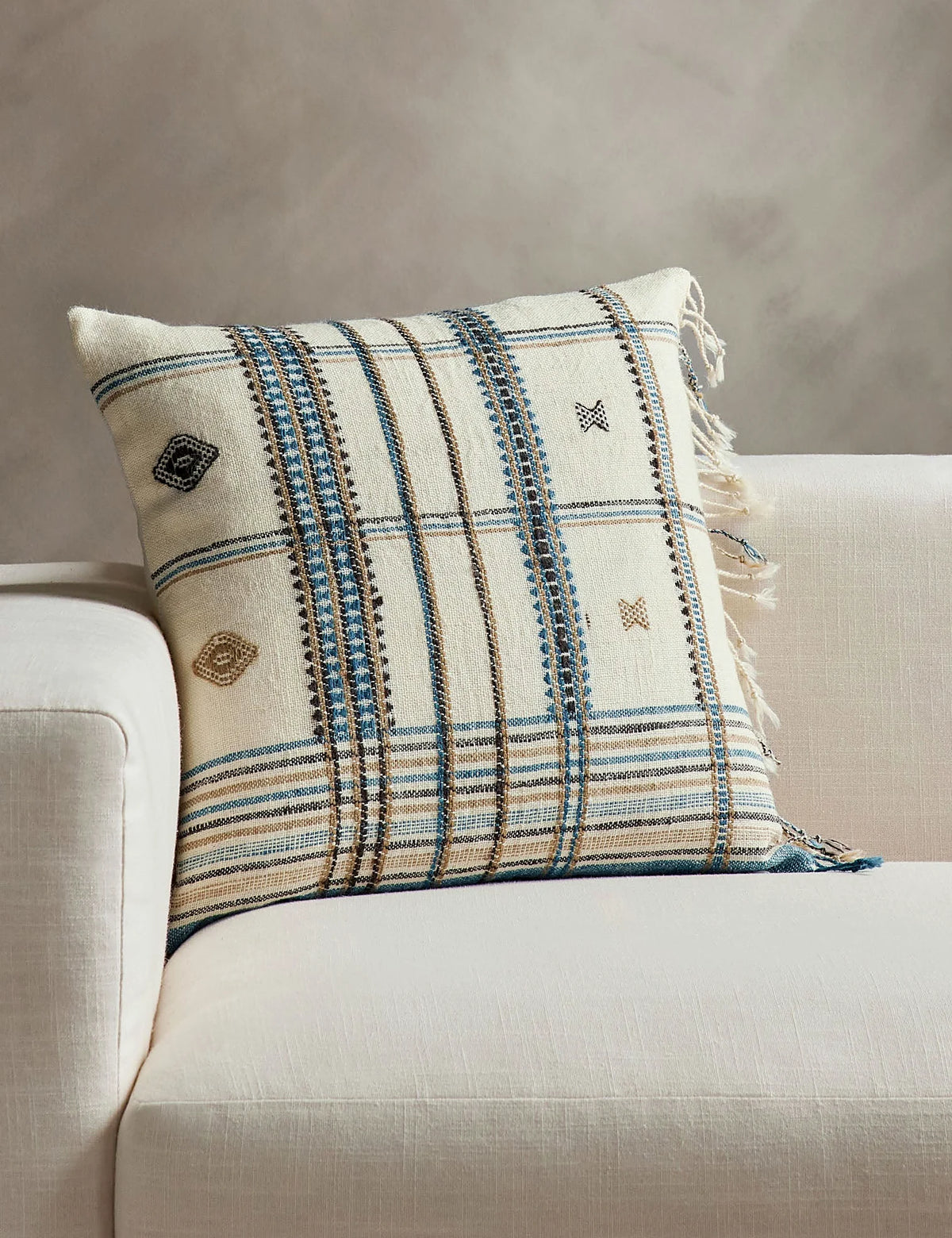 Kavia Pillow