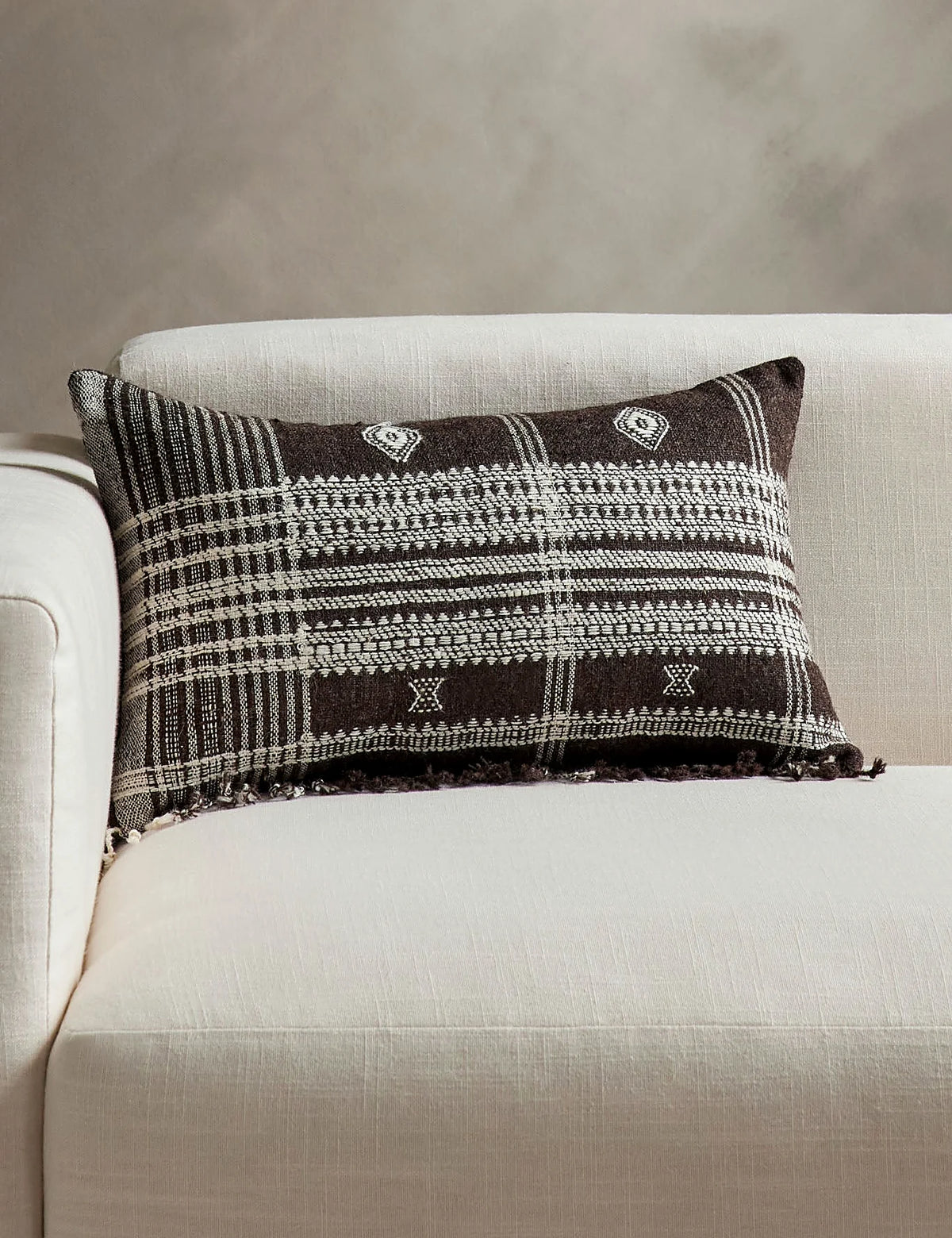 Kavia Pillow