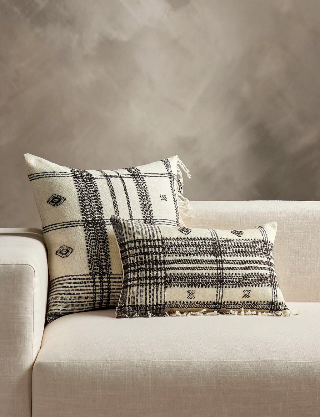 Kavia Pillow