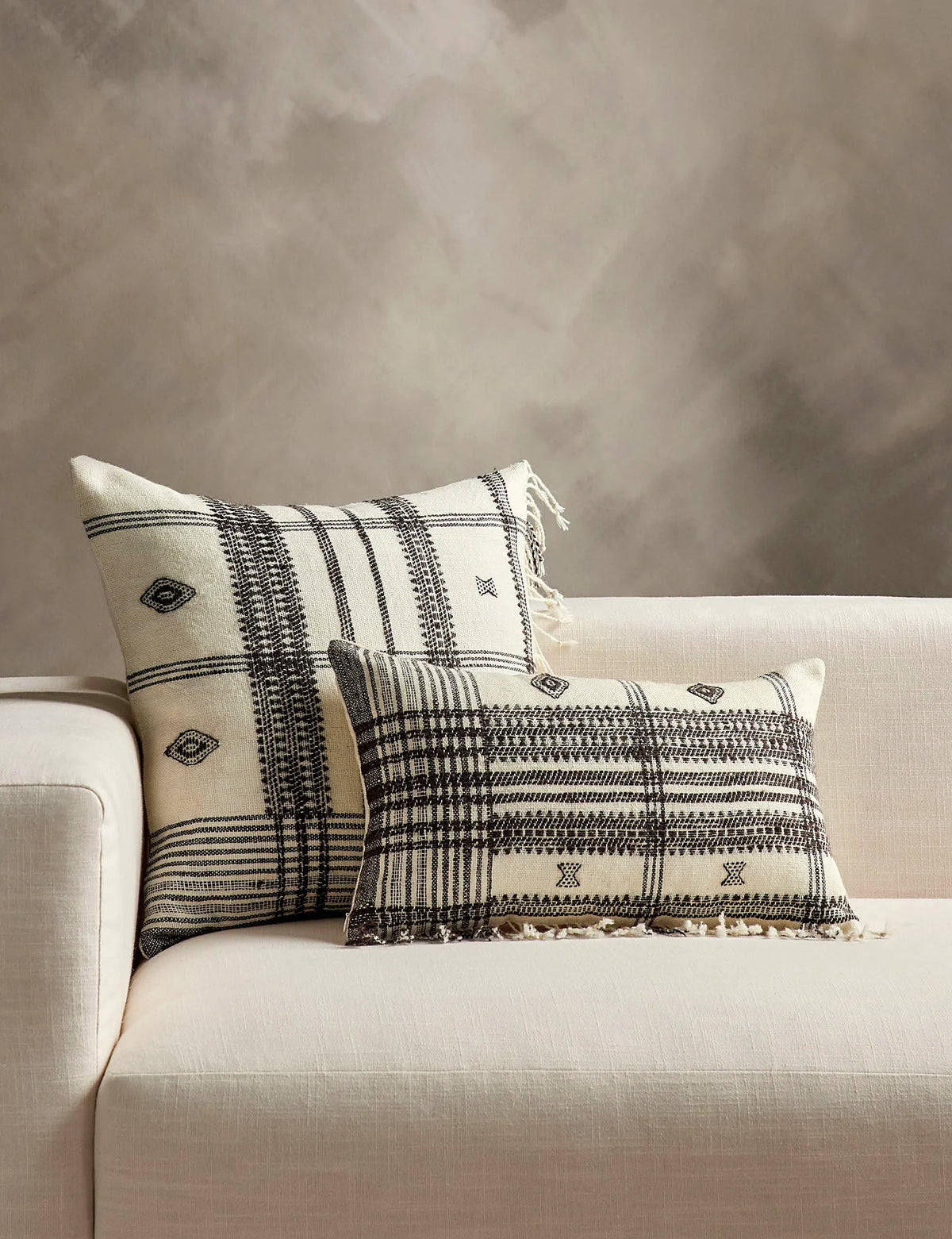 Kavia Pillow