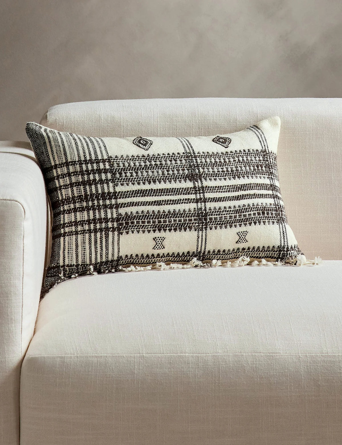 Kavia Pillow
