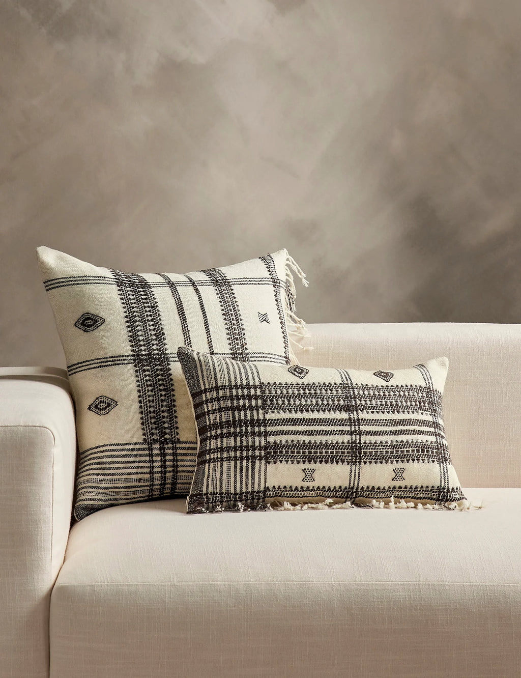 Kavia Pillow