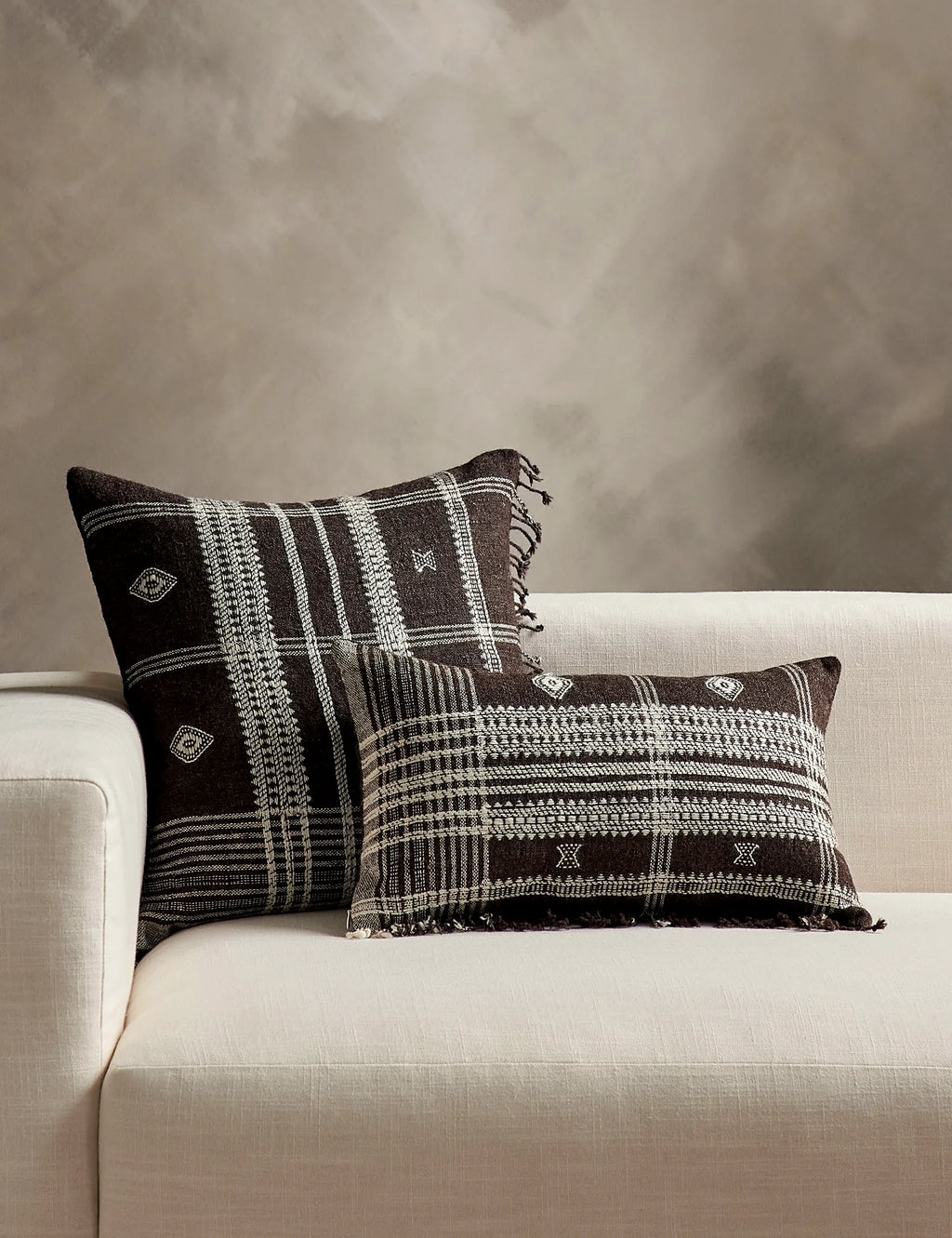 Kavia Pillow