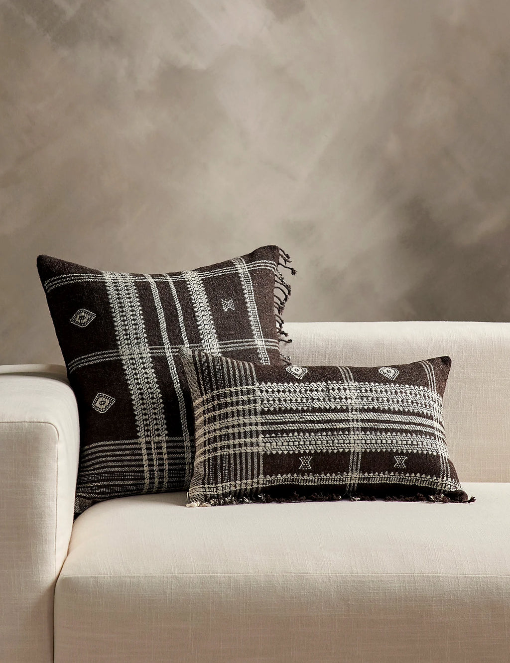 Kavia Pillow