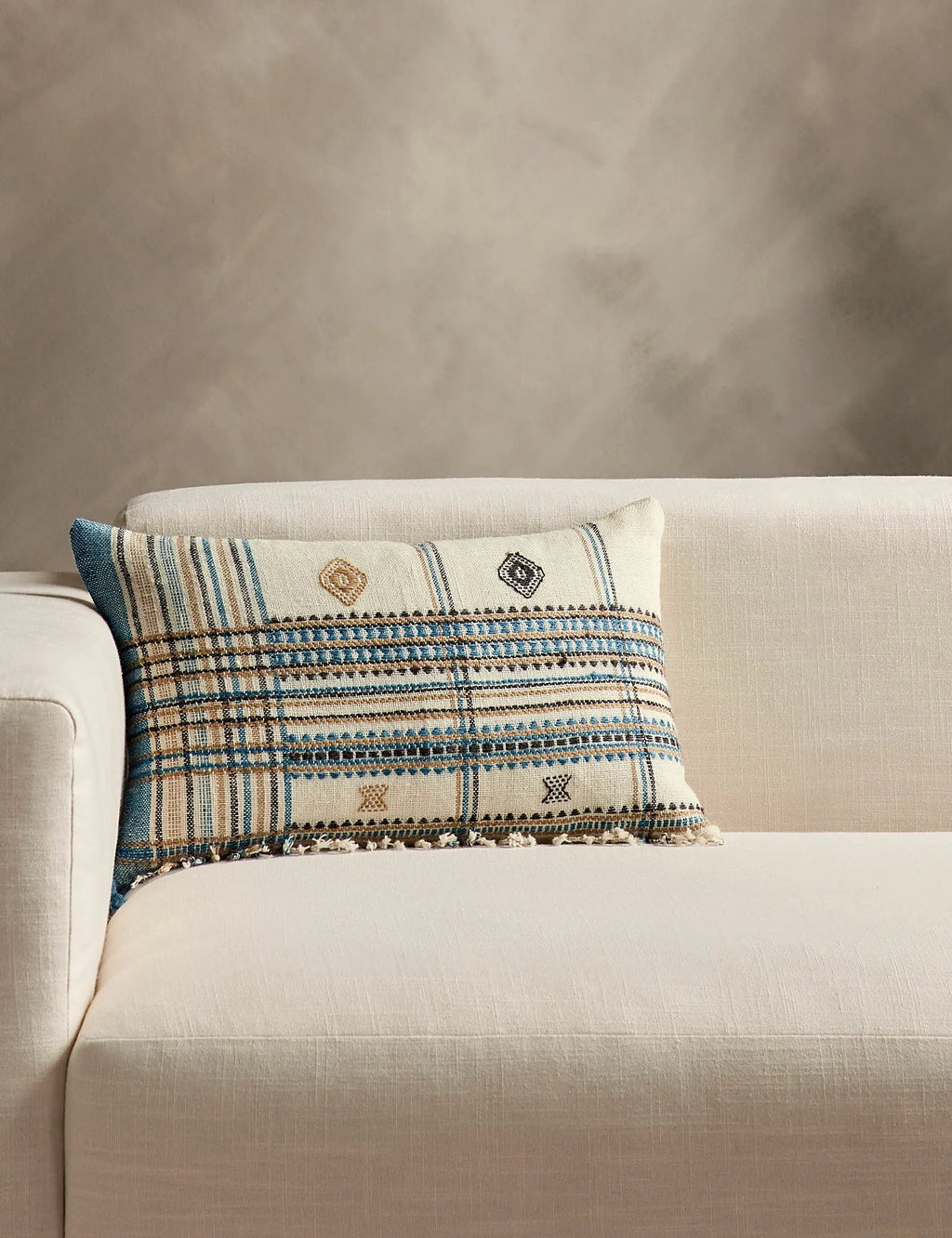Kavia Pillow