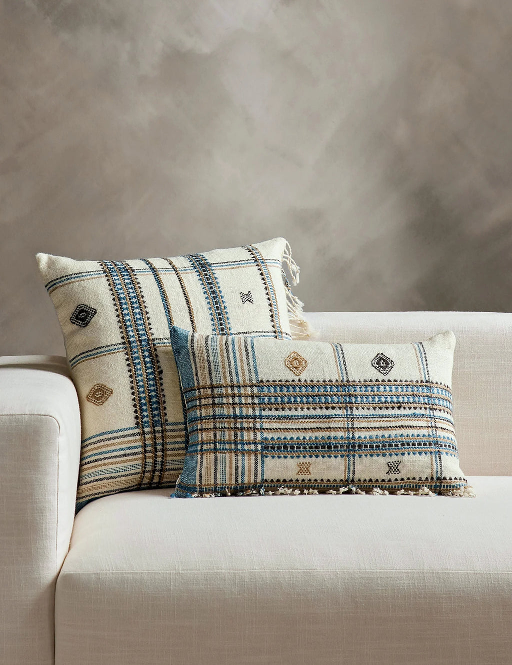 Kavia Pillow