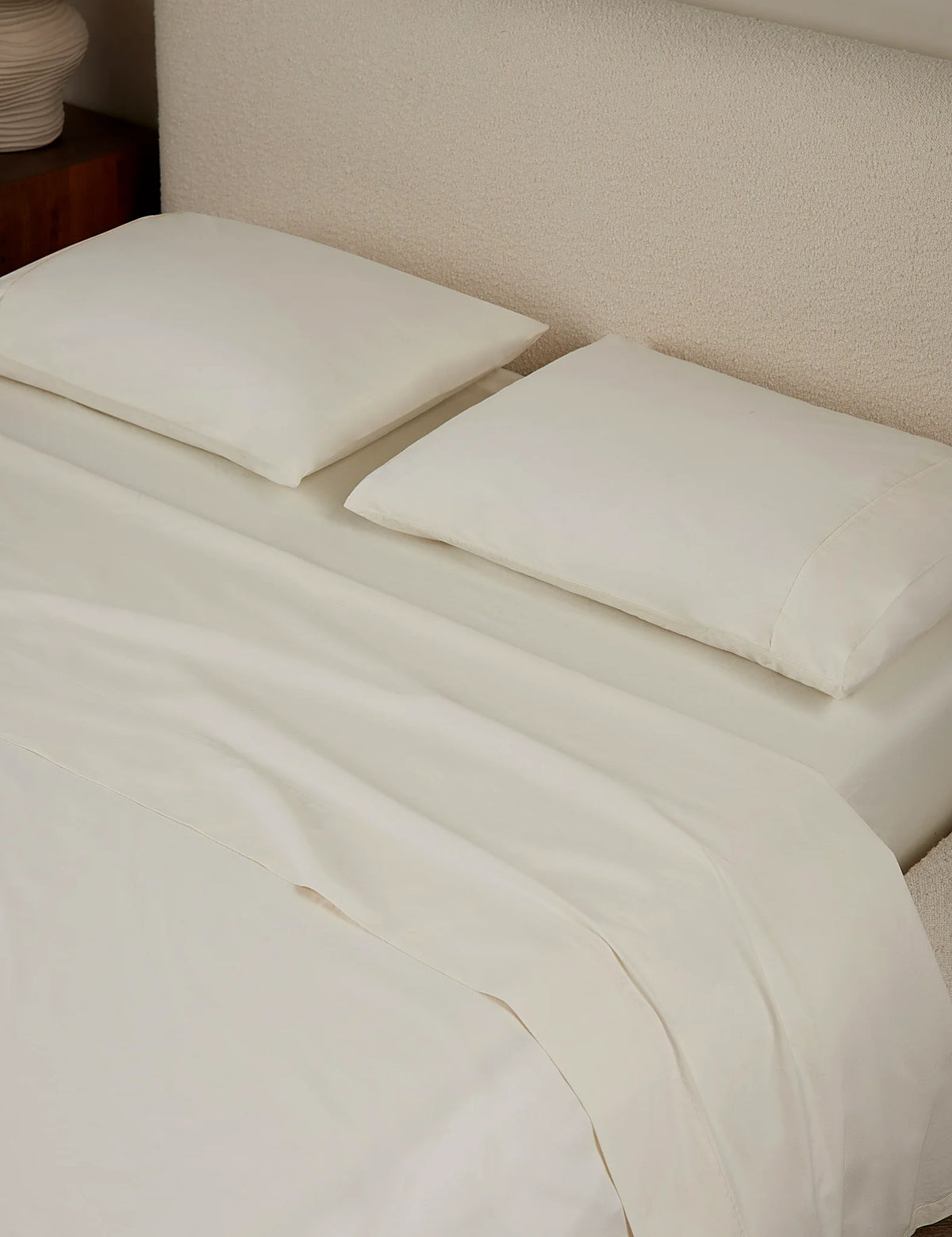 Vanilla percale sheet set in full queen size photographed flat
