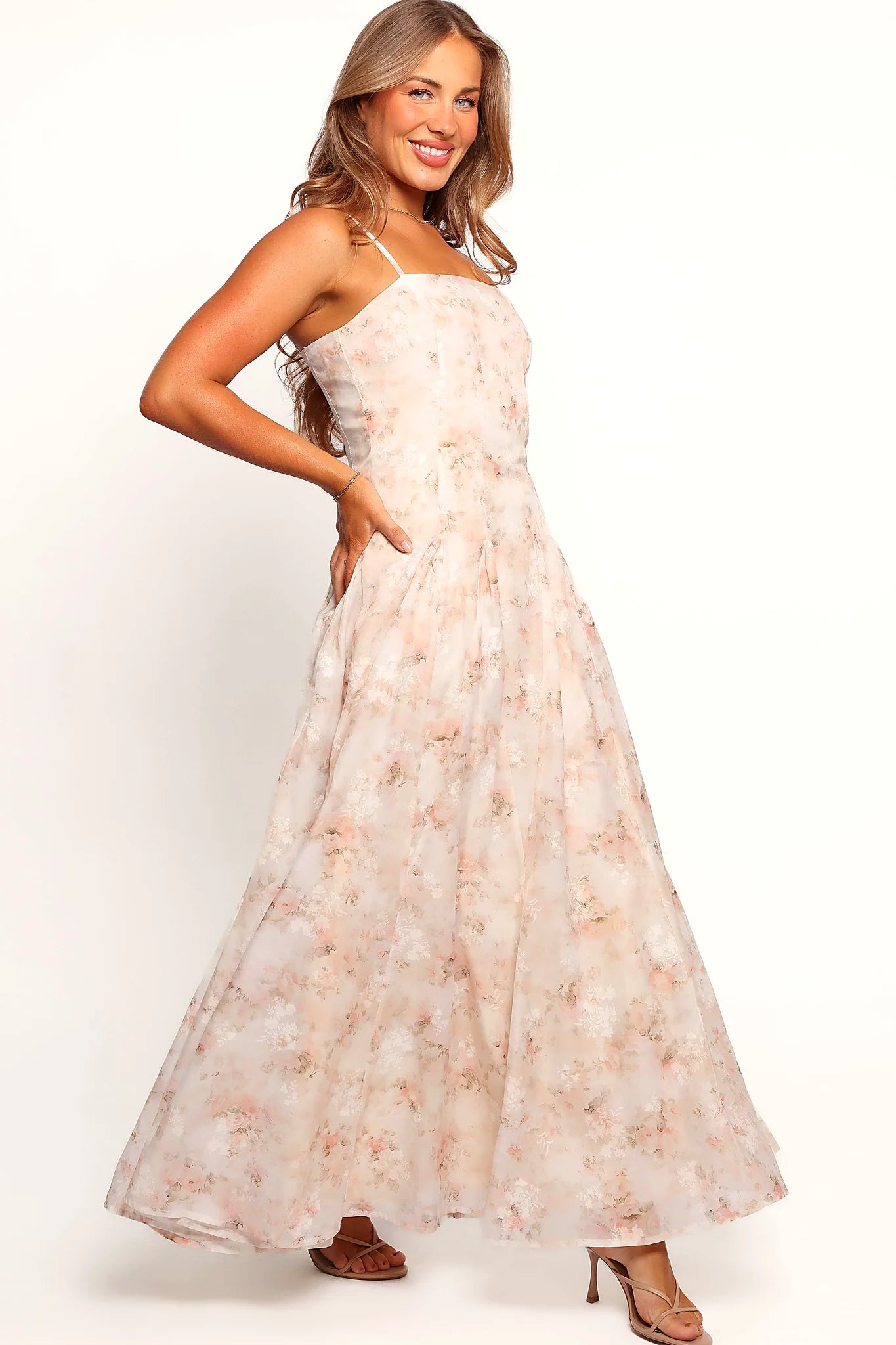 Back view with the invisible zip and hook-and-eye clasp