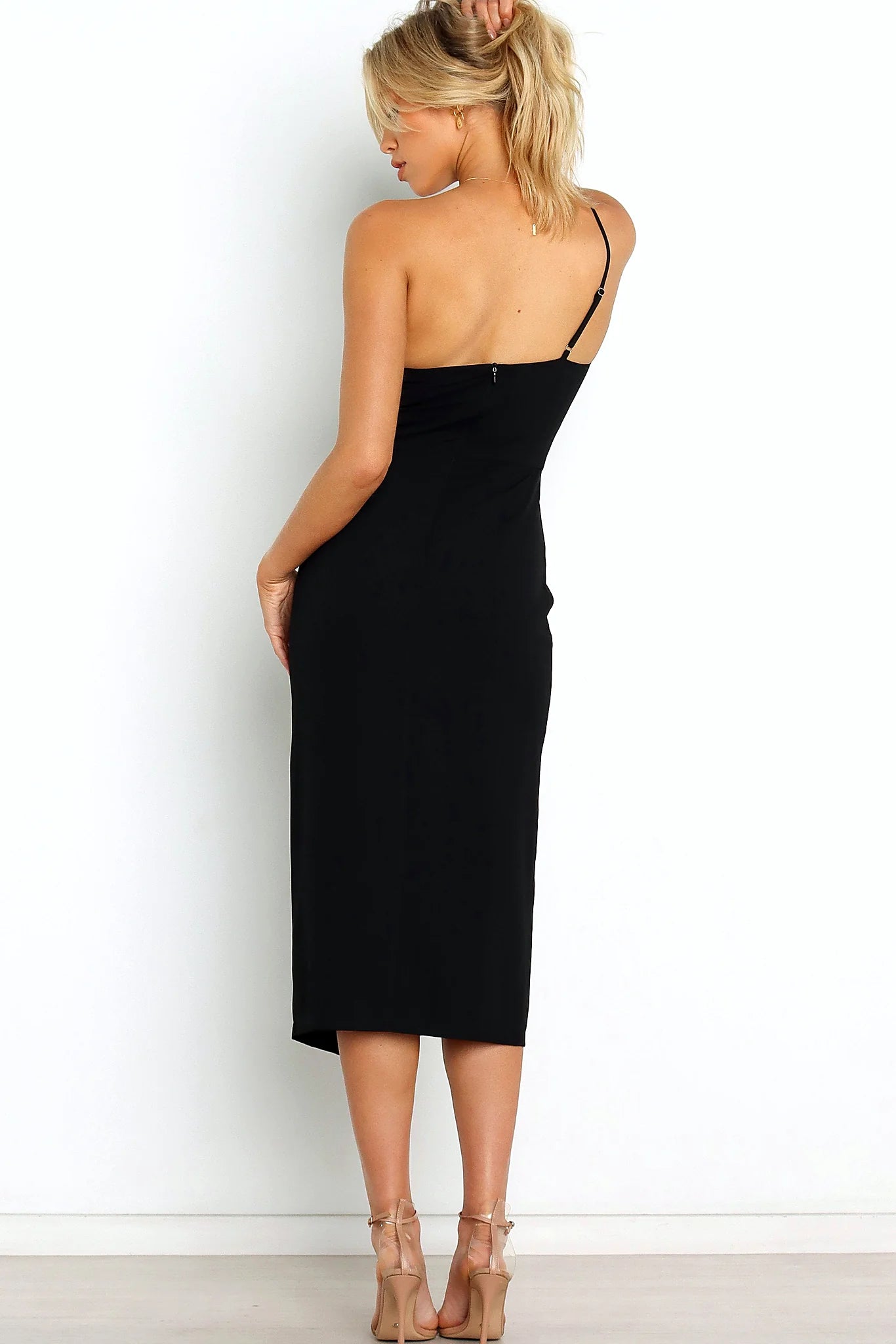 Back view with the invisible zip